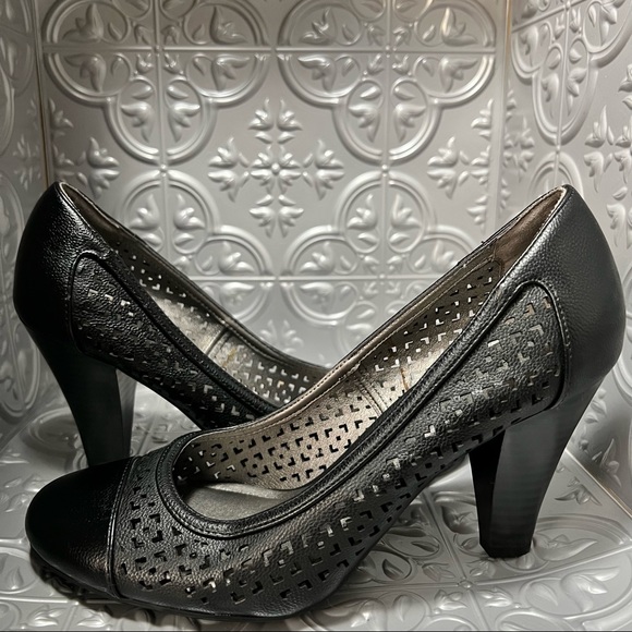 🖤🖤SOLD🖤🖤HP!!🤩🎉🤩🎉Naturalizer Black Comfort Heels Round Toe Size 8.5 - Picture 3 of 15